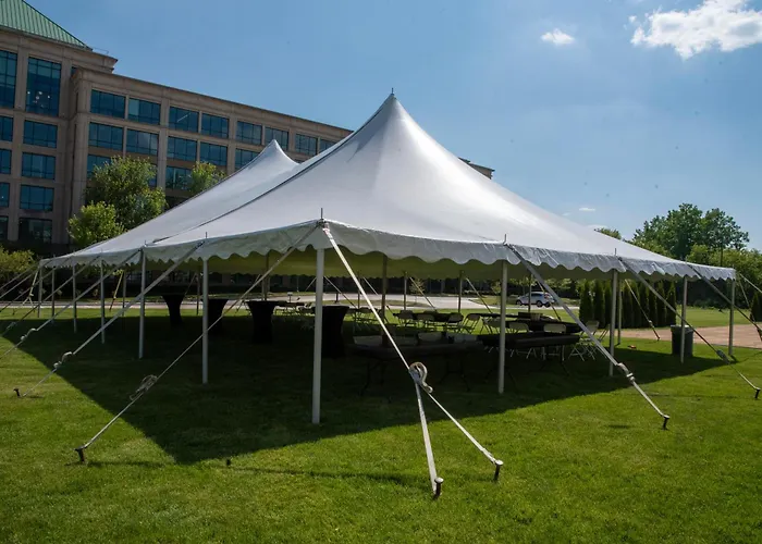 Hotel Express & Chicago By Ihg