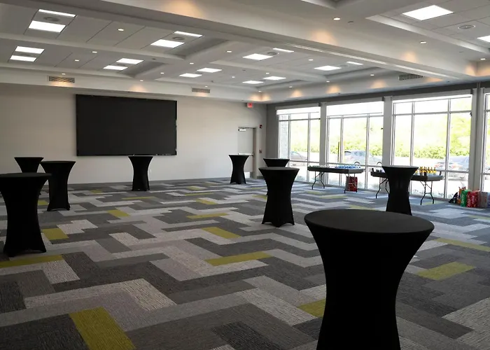 Express & Chicago By Ihg