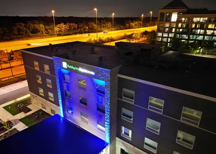 Express & Chicago By Ihg Schaumburg