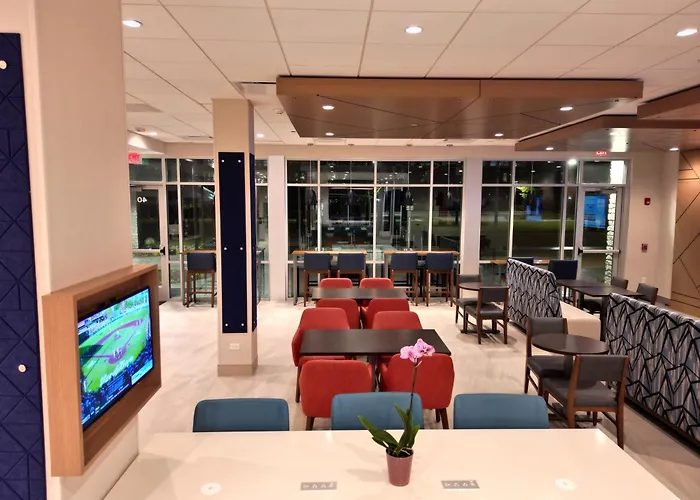 Hotel Express & Chicago By Ihg 3*