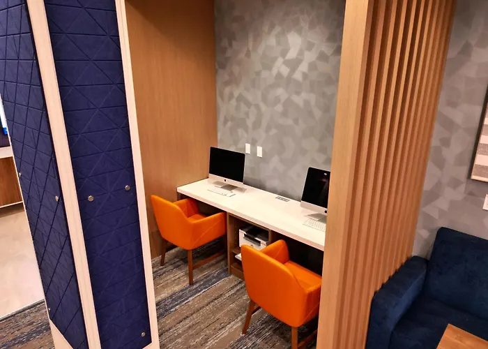 Hotel Express & Chicago By Ihg Schaumburg