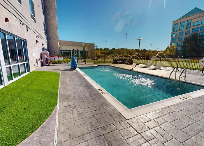 Express & Chicago By Ihg Schaumburg