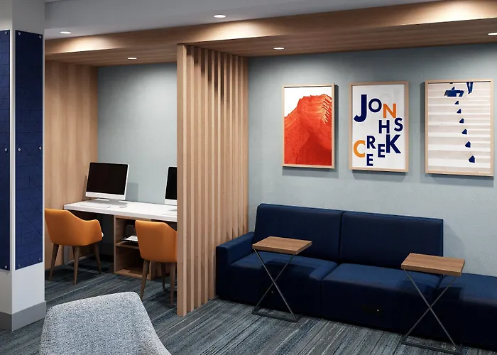 Express & Chicago By Ihg Hotel 3*