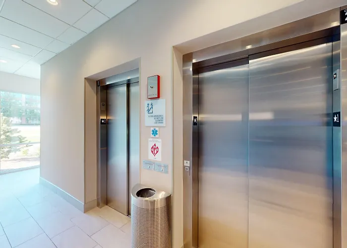 Express & Chicago By Ihg